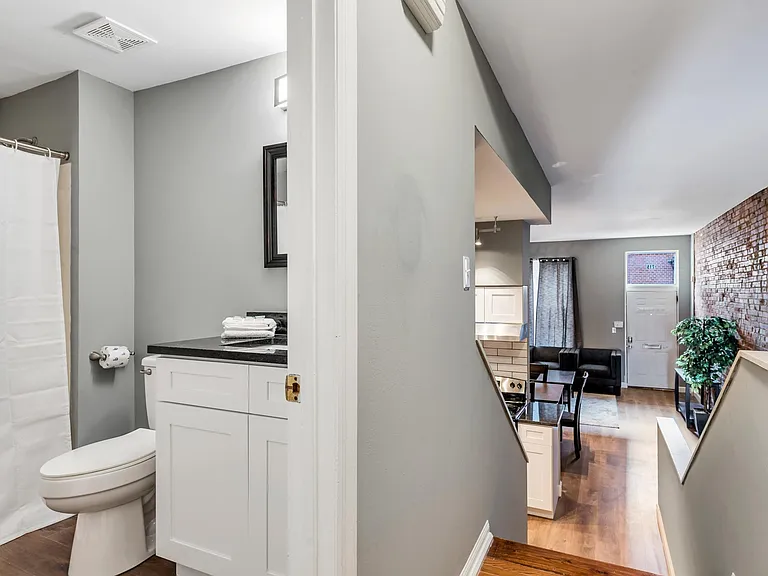 715 Barton St #715 — Photo 3
