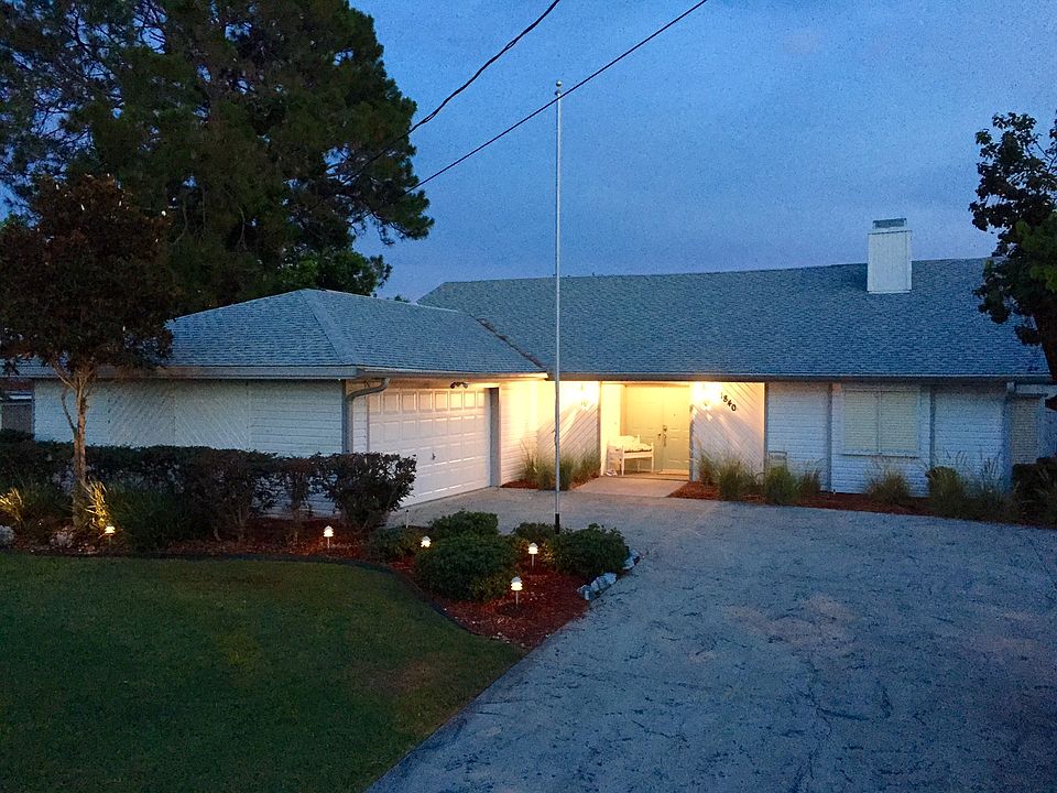 1st image of 11840 W Sunnybrook Ct