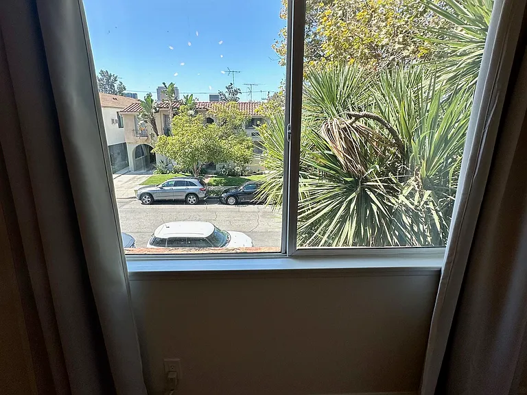 8347 Blackburn Ave #6 — Photo 17