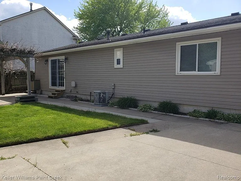 3136 Kilmer Dr — Photo 10
