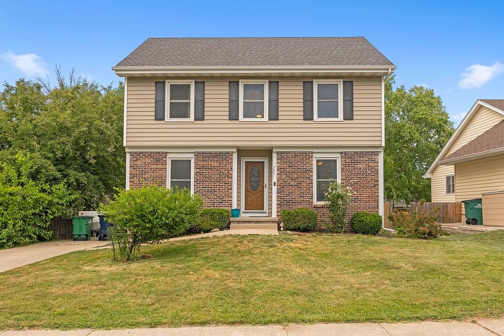 7051 Brookview Dr, Urbandale, IA 50322 Zillow