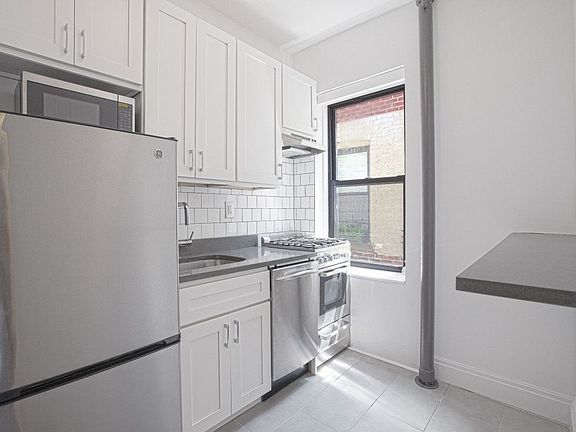 4th image of 240 W 4th St APT 2A