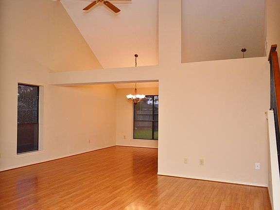 4th image of 2810 Serene Pl