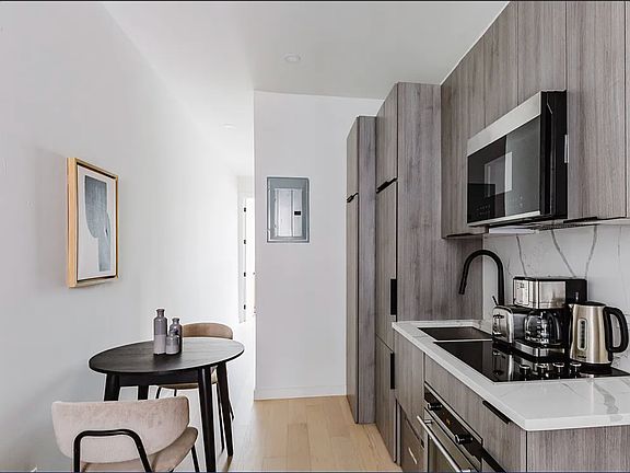 4th image of 520 Union Ave #2