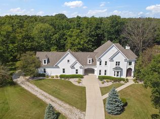 2027 Oak Forest Dr, Morris, IL 60450