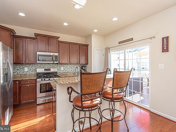 4th image of 21096 Brunswick Ln