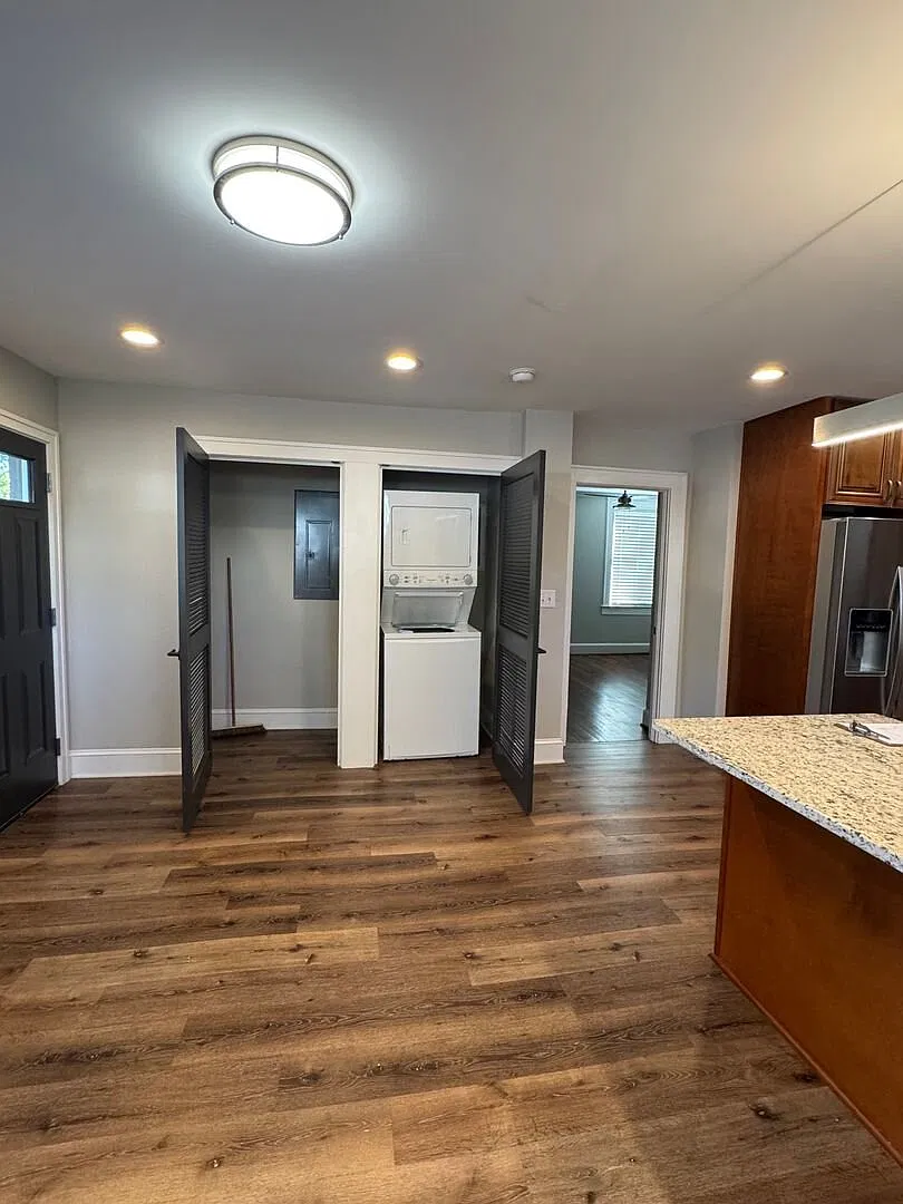 Charming 2 bedroom 2 bath, near Downtown Greenville! — Photo 2