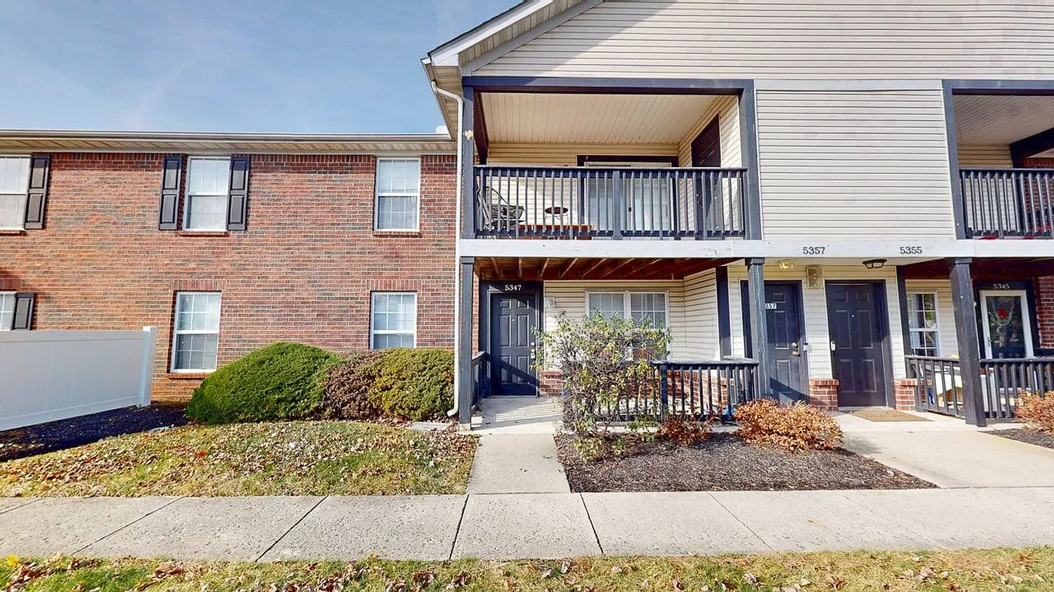 5347 Cypress Chase photo 1