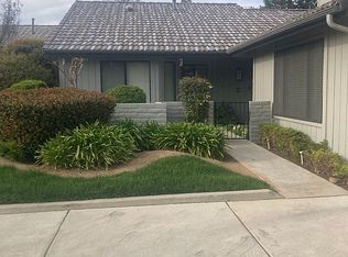 1615 Tollhouse Ln, Clovis, CA 93611