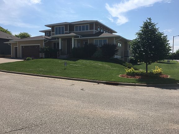 4th image of 1365 Crestview Dr