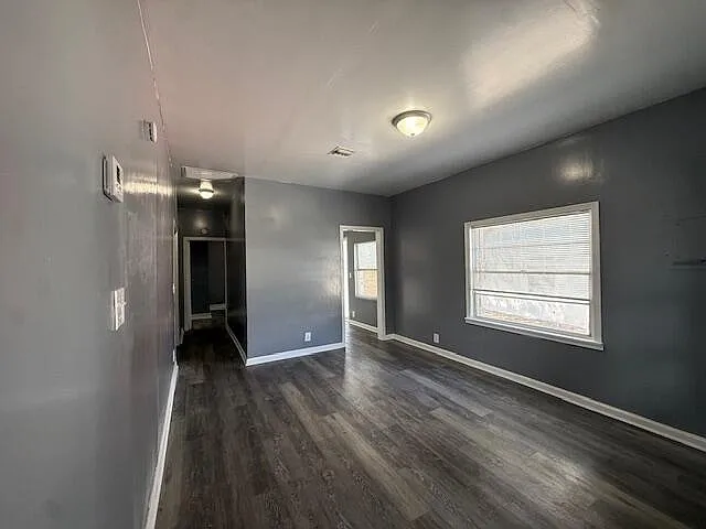 1909 Division Ave — Photo 17