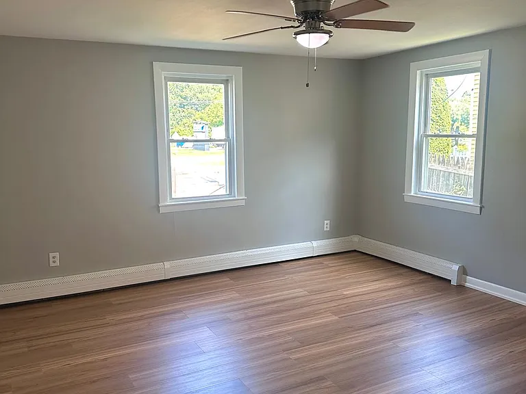 429 Mechanic St #B — Photo 11