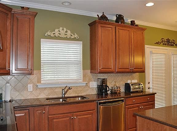 5th image of 6211 Crown Hill Dr