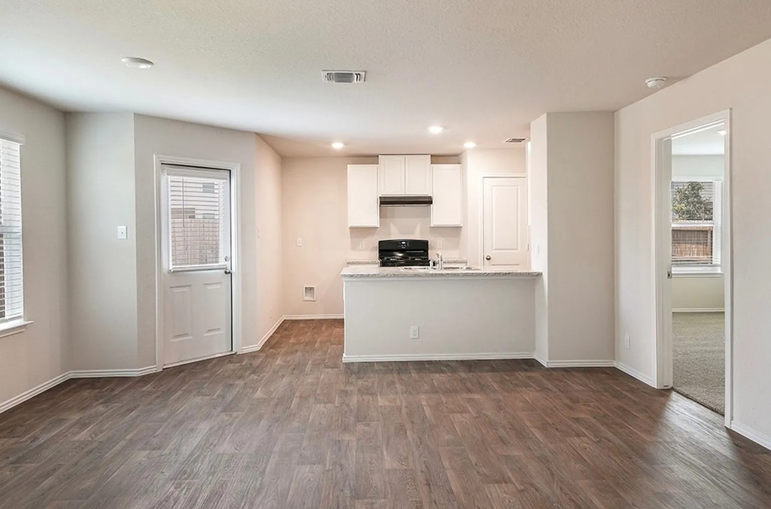 Modern 3-Bedroom Home in Whisper Falls with Resort-Style Amenities — Photo 2