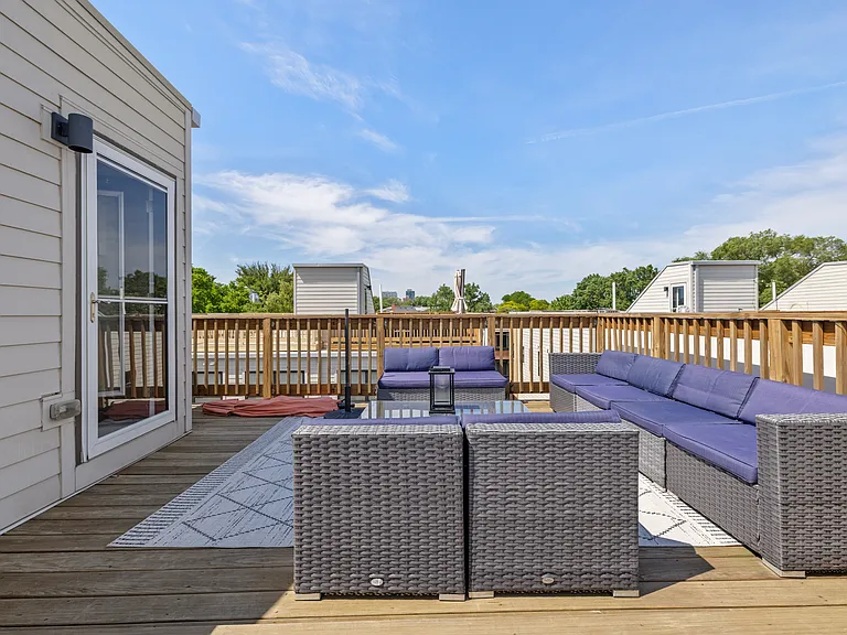 952 Madison St — Photo 34