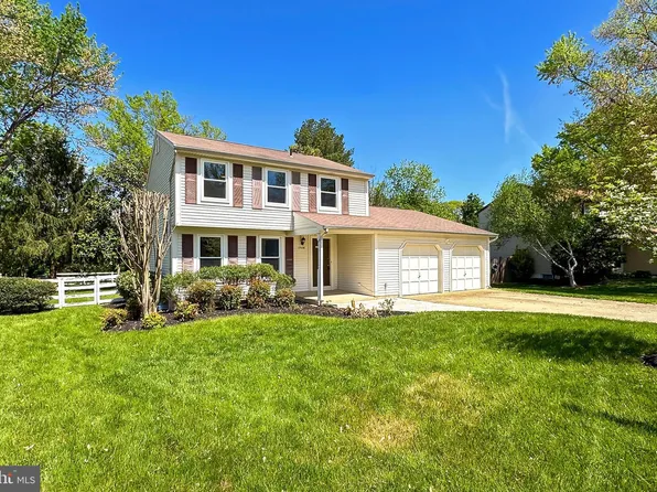 13036 Monterey Estates Dr, Herndon, VA 20171