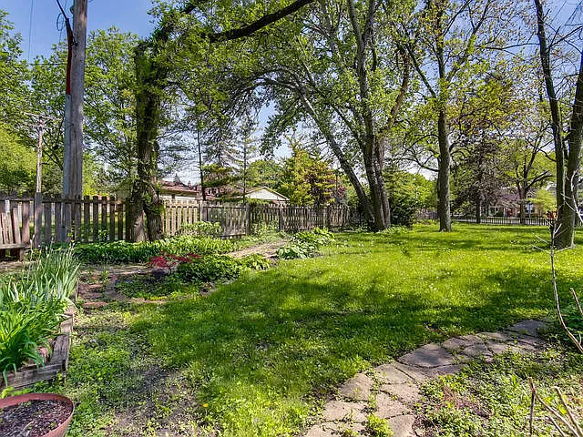 305 E Cayuga Ave photo 1