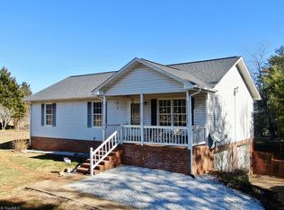 808 Creed Rd, Ararat, NC 27007