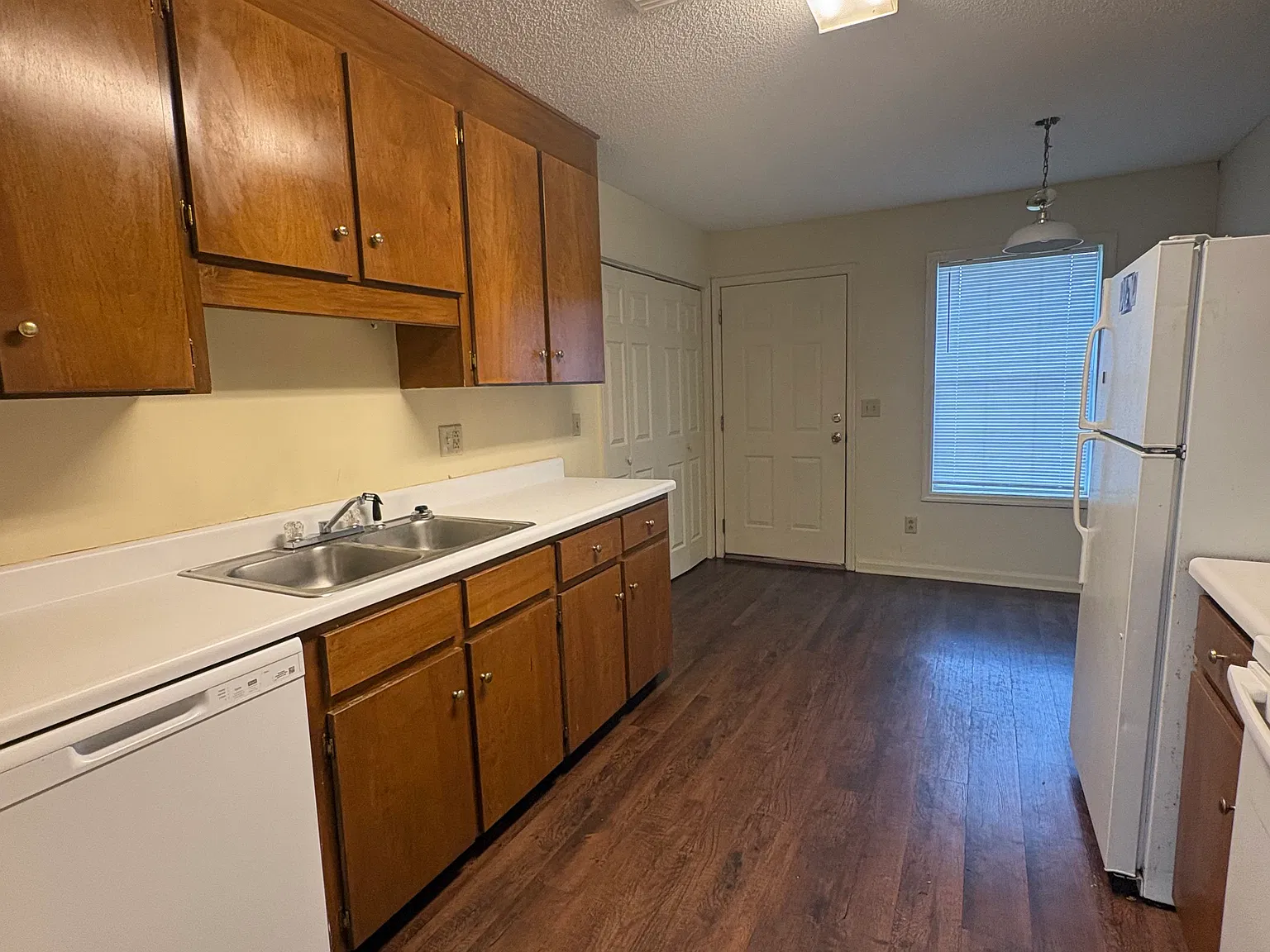 2 bed, 900 sqft, $1,150 — Photo 4