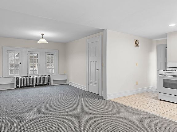 4th image of 304 Dartmouth St APT 4