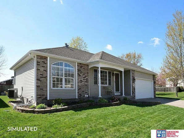 1901 Garret Ln, Lincoln, NE 68512