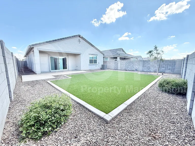 3246 W Sable Ave — Photo 26