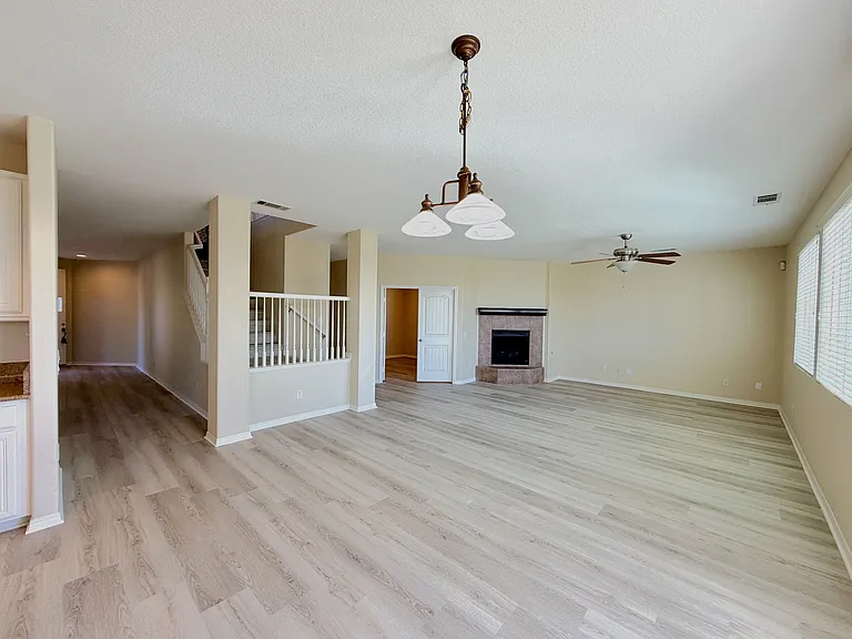 40220 Emily Pl — Photo 24