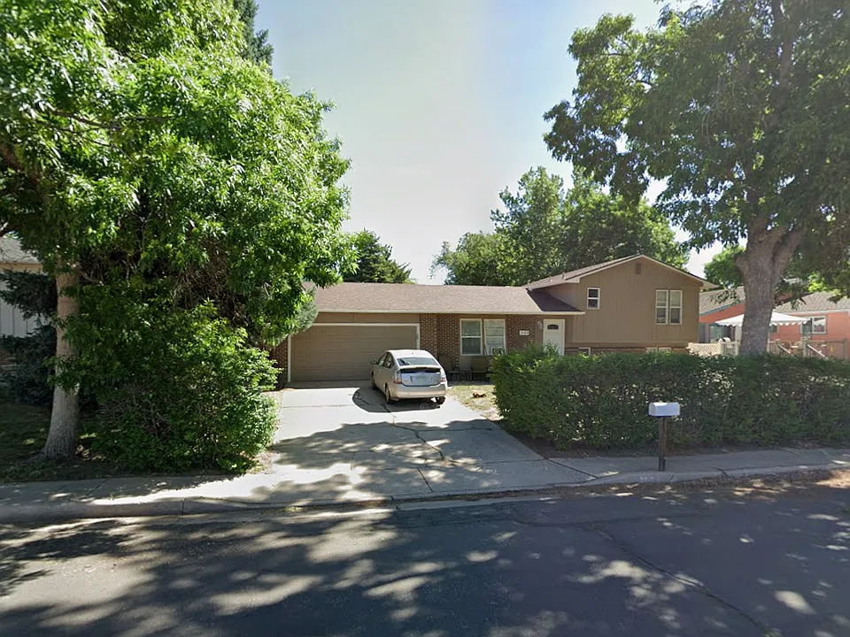 5049 Mira Loma Cir