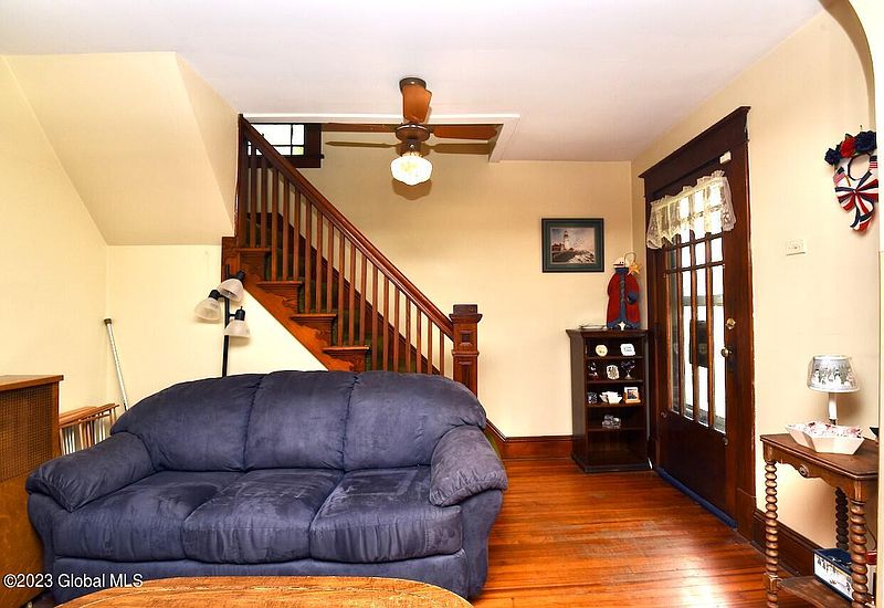 5th image of 2092 Watt Street