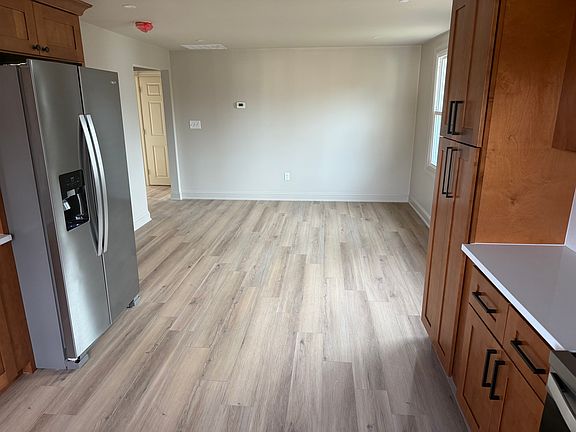 3rd image of 3025 W Germantown Pike #2