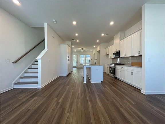 4th image of 1597 Tilden Ct