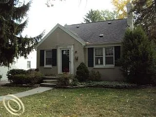10805 Kingston Ave photo 1