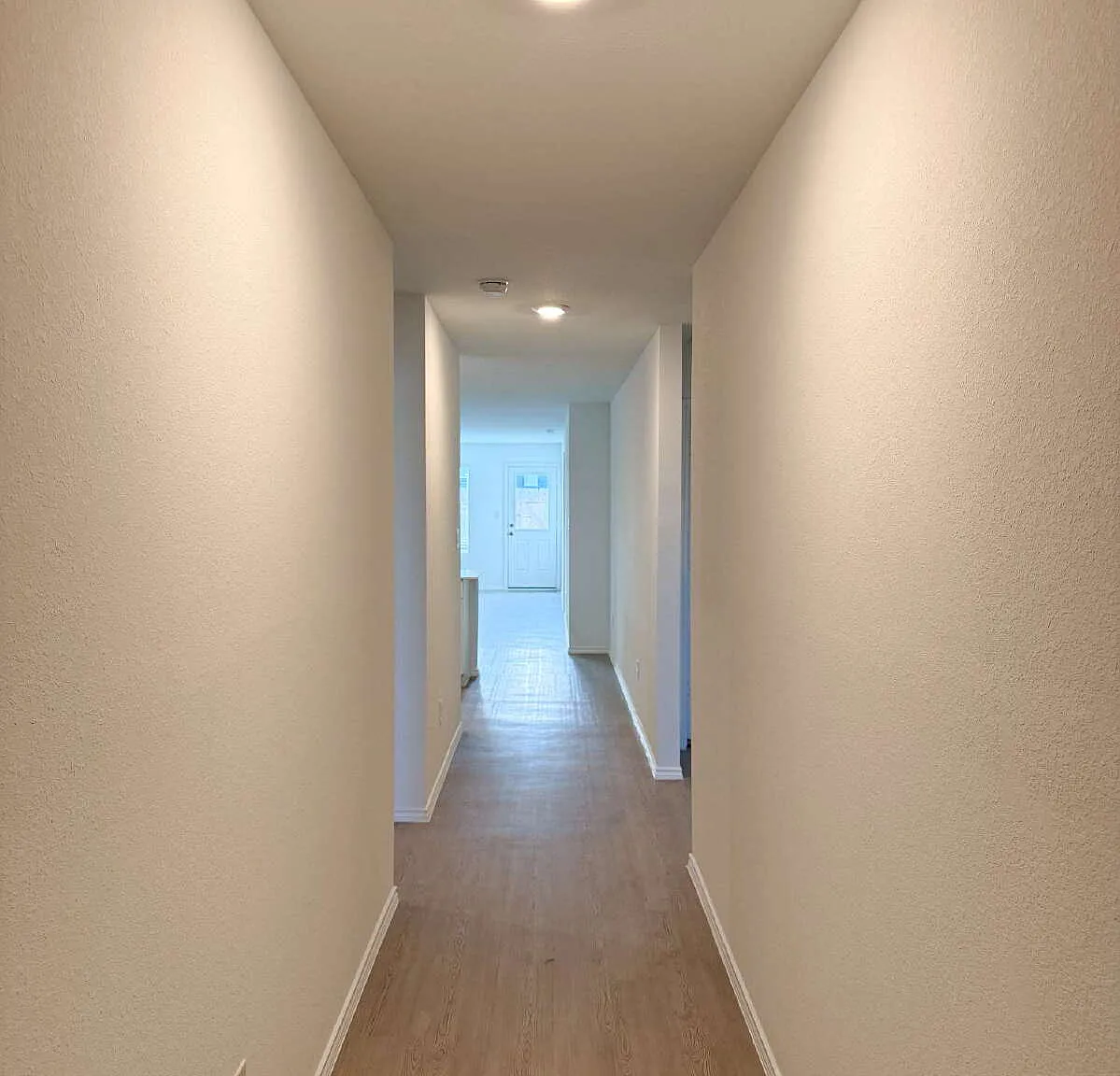 4 bed, 2.0 bath, 1500 sqft, $1,825 — Photo 2