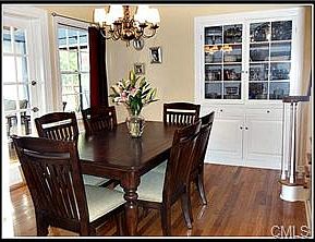 3rd image of 303 Nichols Ave