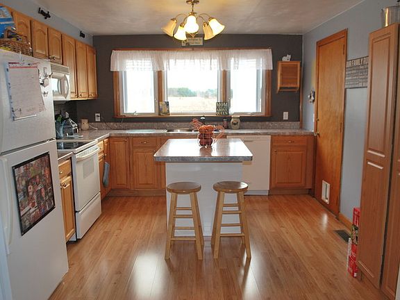 3rd image of 302 S Illini St