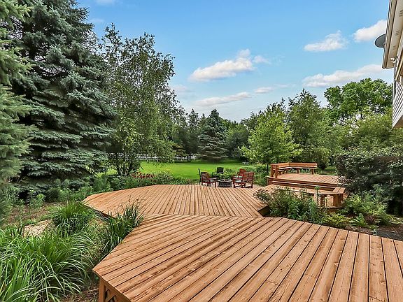 4th image of 37039 N Fox Hill Dr