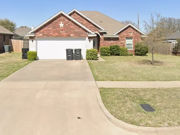 1722 Shawnee Dr, Cleburne, TX 76033