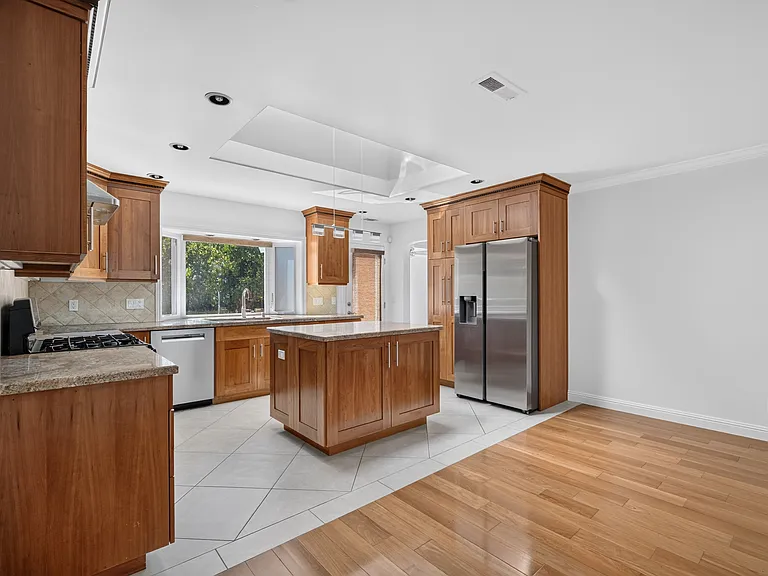 879 S Knickerbocker Dr — Photo 4