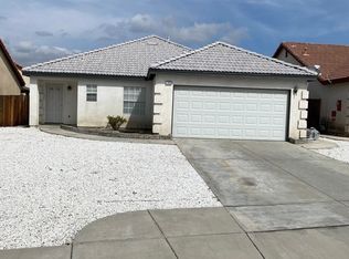 27628 Powell Dr, Highland, CA 92346