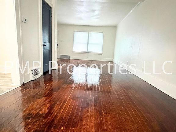 4th image of 119 S 8th St APT 8