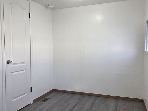 3rd image of 408 E 46th St Trailer 5