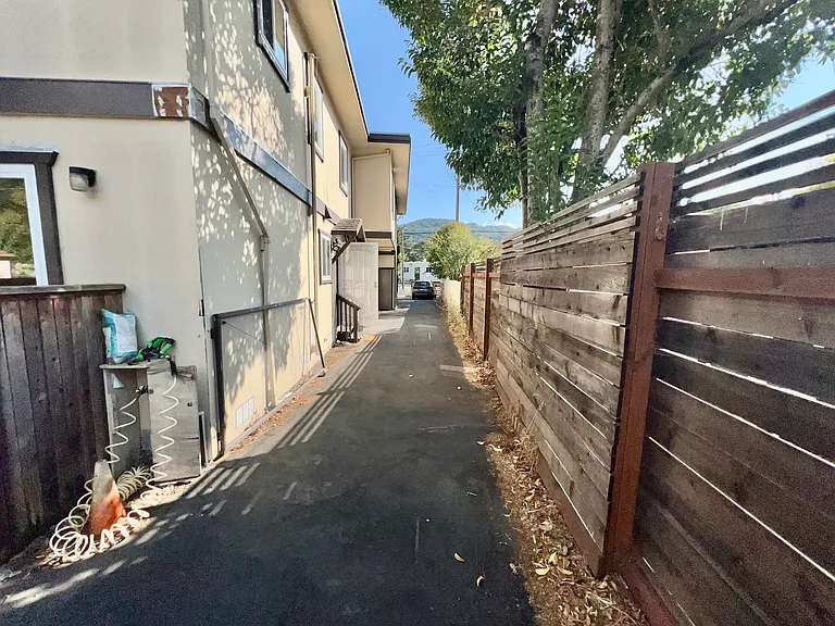 1222 Sir Francis Drake Blvd — Photo 27