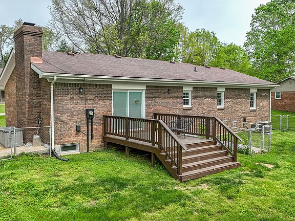 5th image of 120 Grant Dr