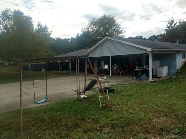239 South St, Mc Ewen, TN 37101