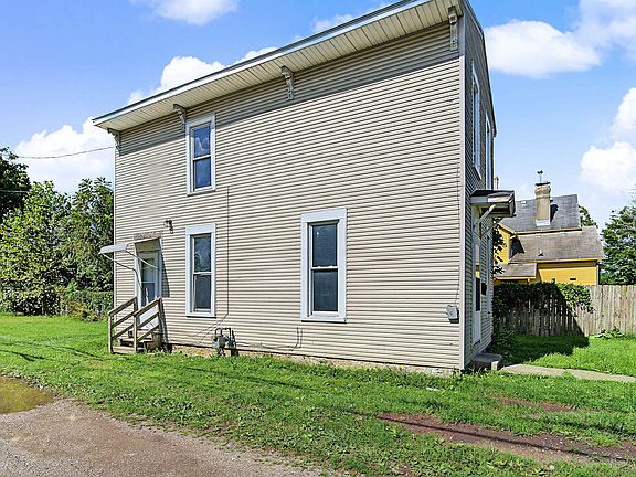 3rd image of 11 E Southern Ave