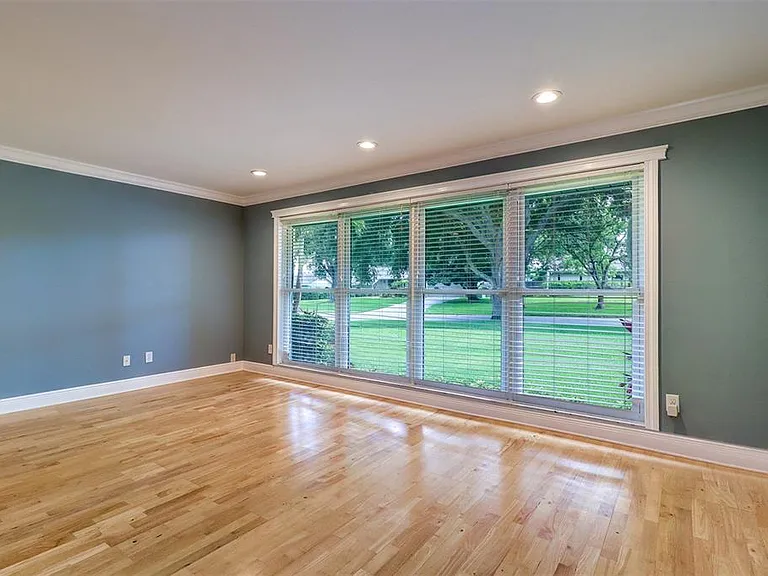 2958 Meadow Wood Dr — Photo 6