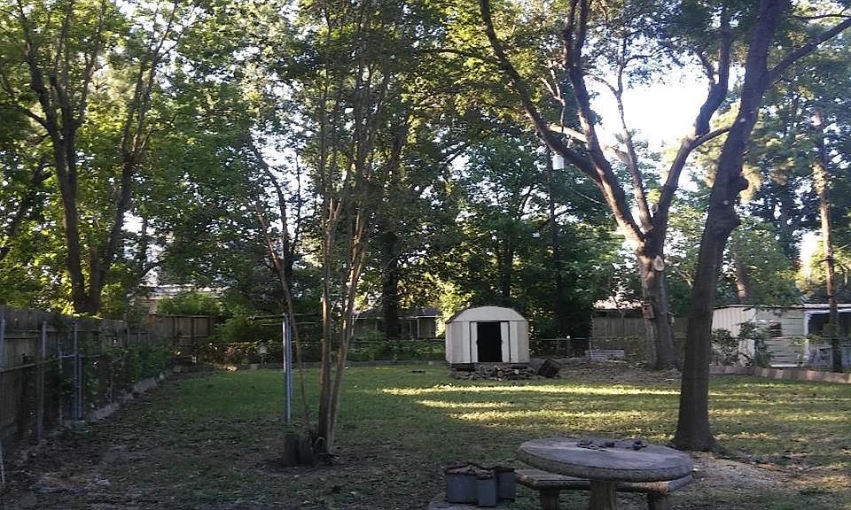 2nd image of 1242 Du Barry Ln