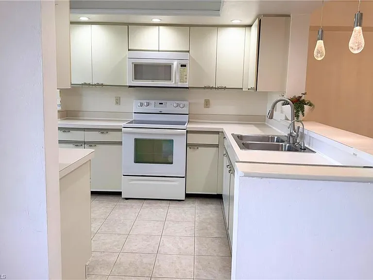 7360 Saint Ives Way #2205 — Photo 10