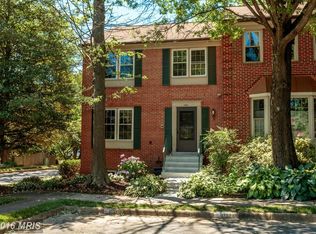 2866 Sutton Oaks Ln, Vienna, VA 22181