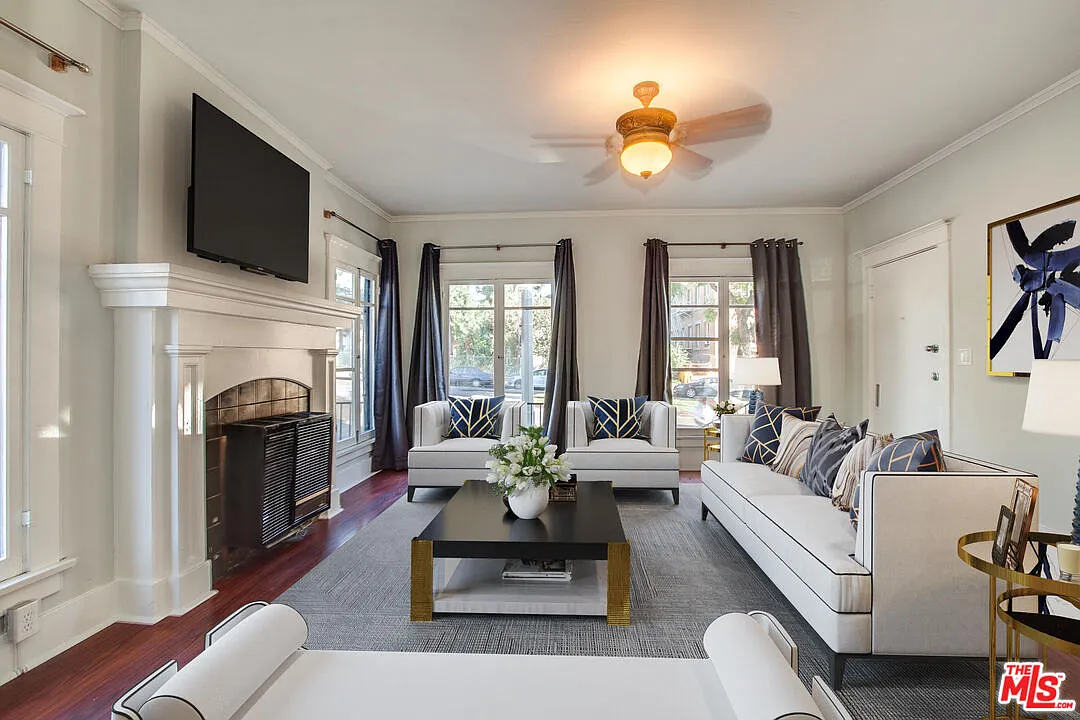 3 bed, 1.0 bath, 1250 sqft, $3,200 — Photo 1